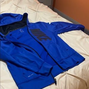 Zip up hoodie, nike, youth large